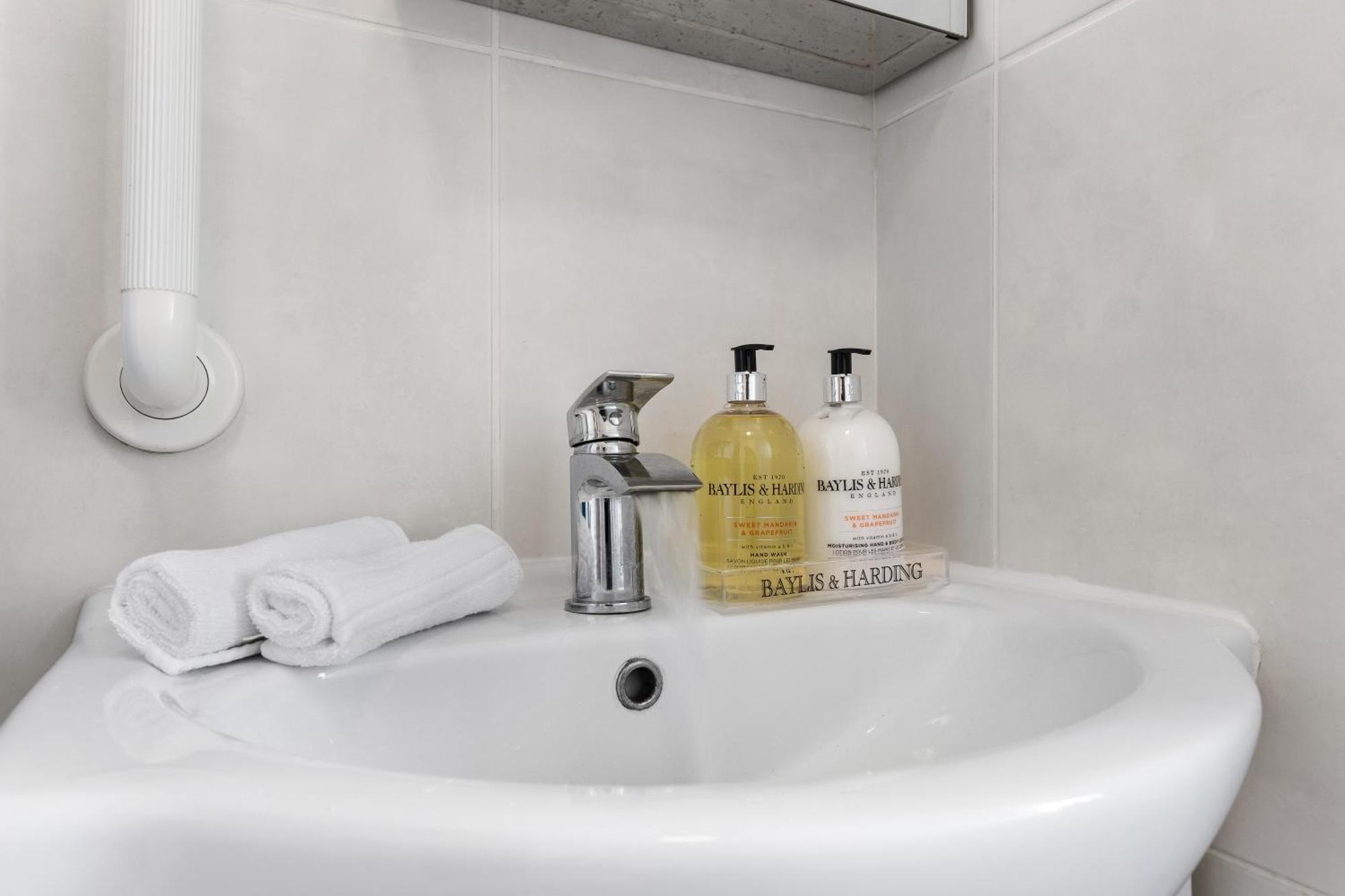 Clapham Serenity Garden Retreat With Free Parking Londres Extérieur photo
